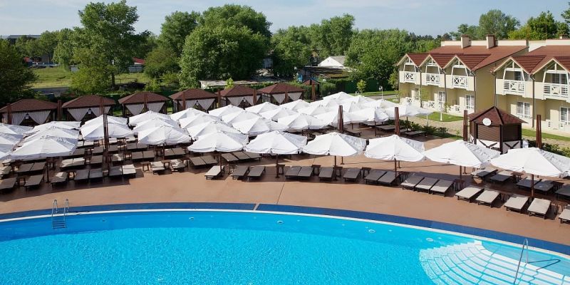 Отель "Alean Family Doville" /<br> "Алеан Фэмили Довиль"